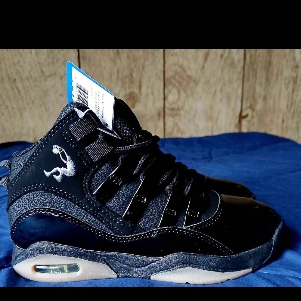 Black High-Top Shaq Sneakers with Logo